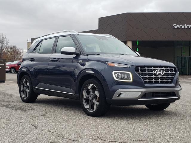 Used 2022 Hyundai Venue Limited image 8