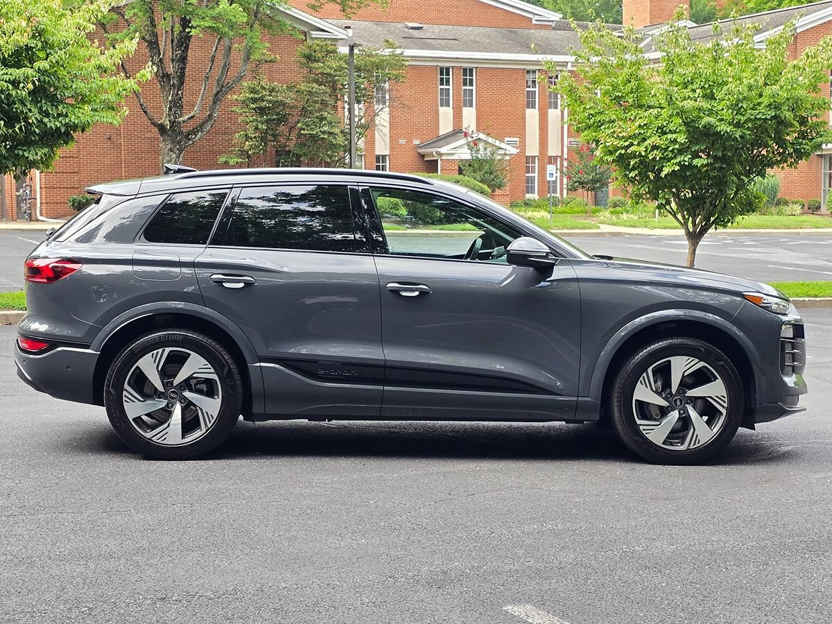 Used 2025 Audi Q6 e-tron Premium Plus w/ Premium Plus AWD/4WD image 7