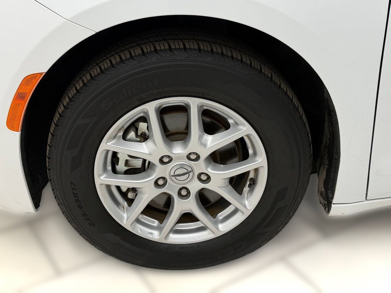 Used 2023 Chrysler Voyager LX image 8