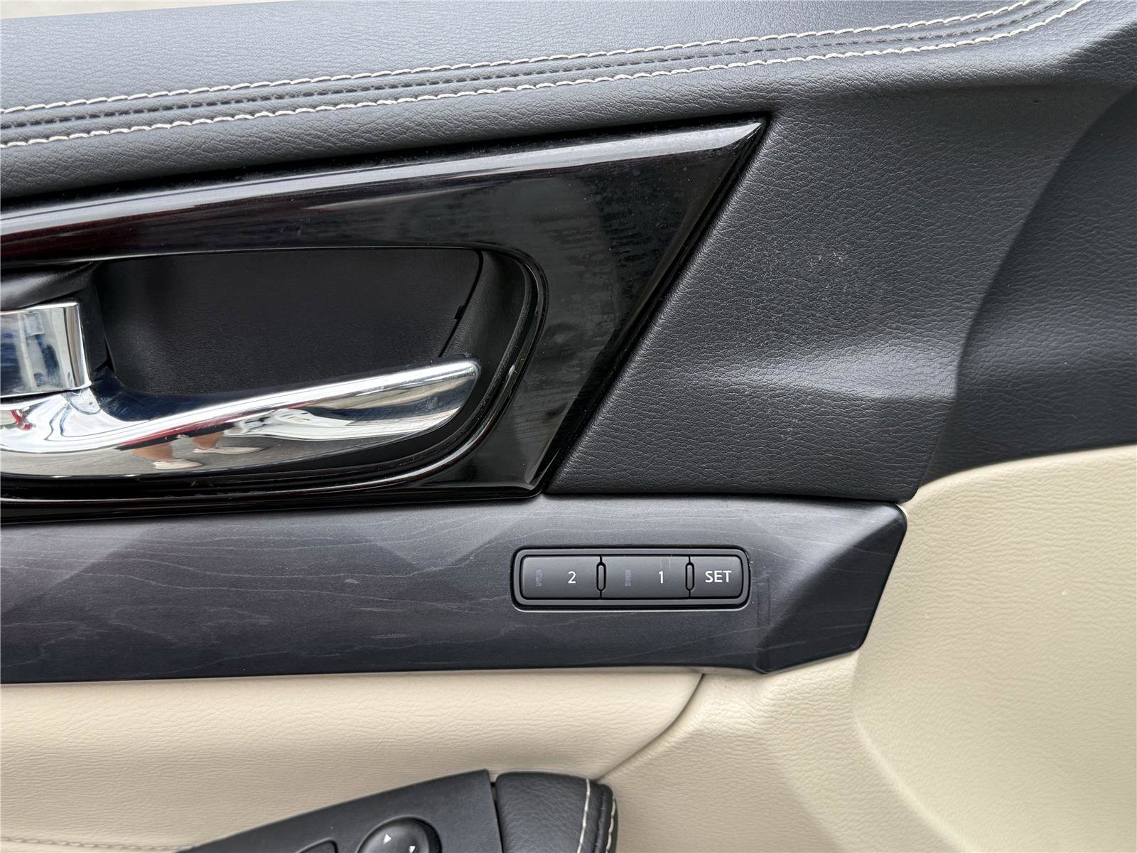 Used 2023 Nissan Maxima Platinum w/ Sport Mat Group FWD image 17