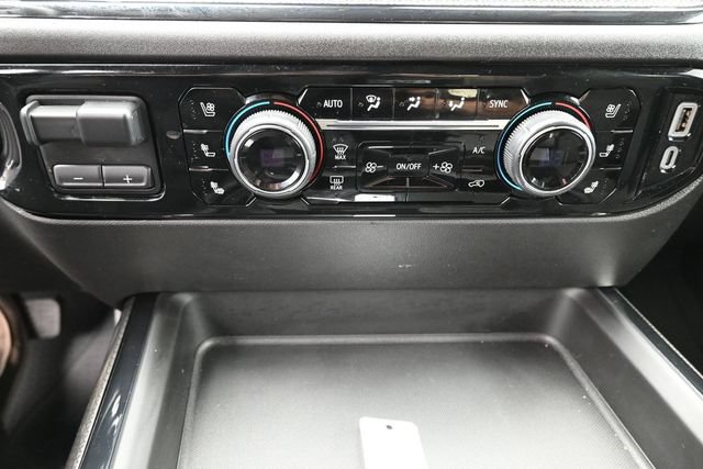 Used 2024 Chevrolet Silverado 2500 ZR2 w/ Technology Package AWD/4WD image 18