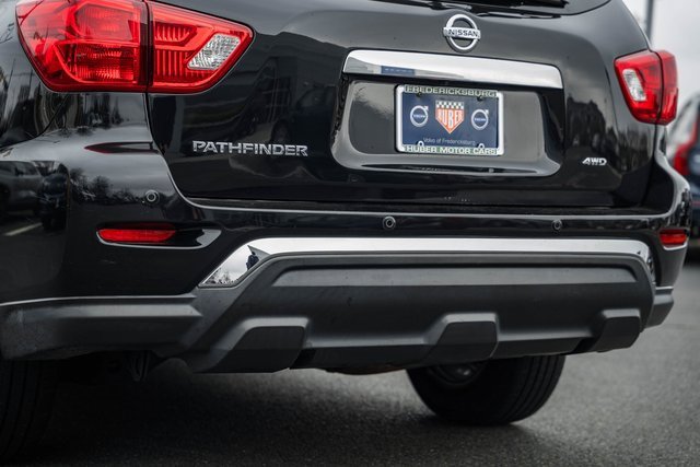 Used 2019 Nissan Pathfinder SL image 8