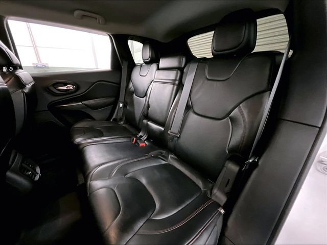 Used 2015 Jeep Cherokee Trailhawk w/ Leather Interior Group AWD/4WD image 26