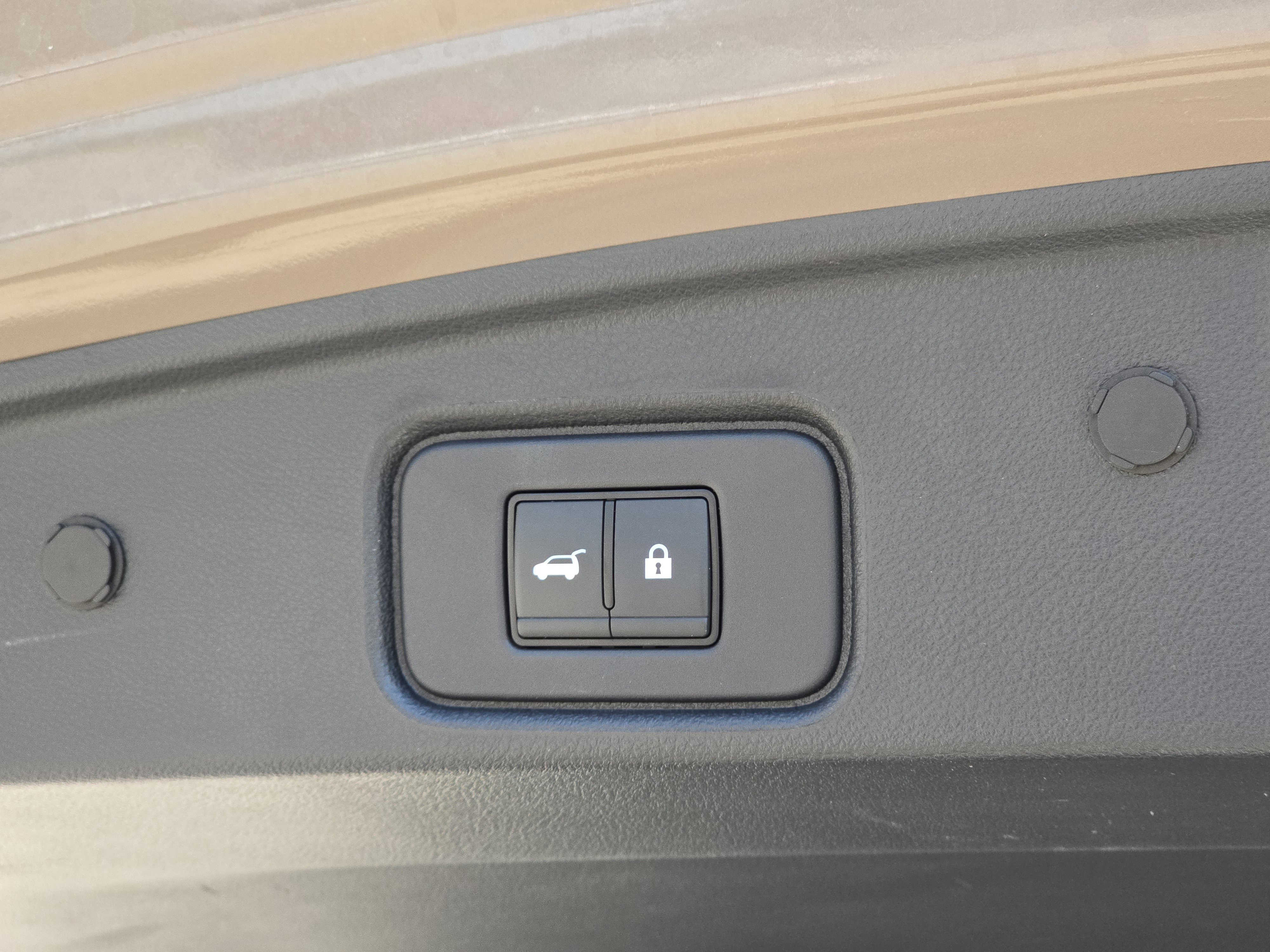 Used 2024 Nissan Pathfinder Platinum image 29