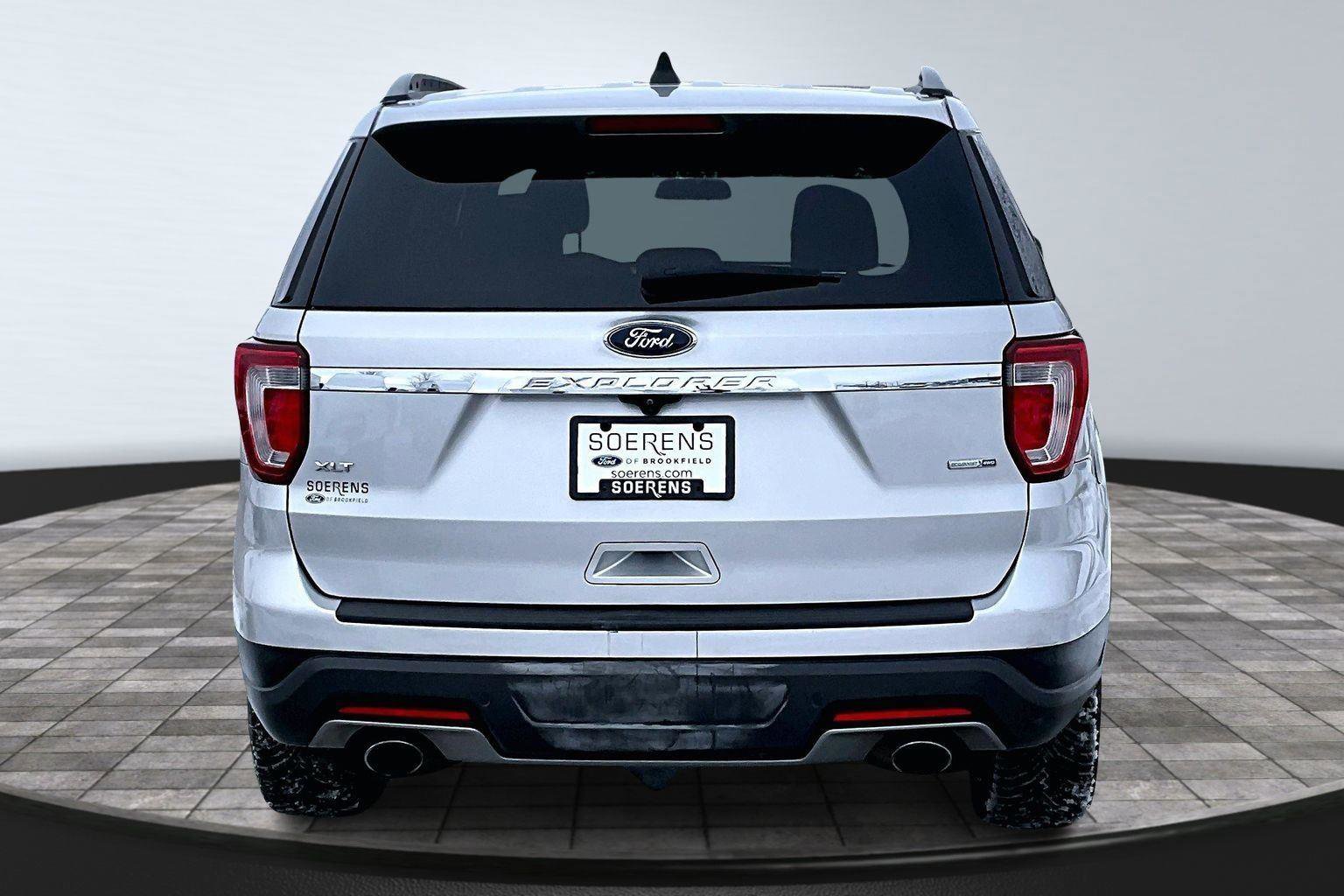 Used 2019 Ford Explorer XLT image 6