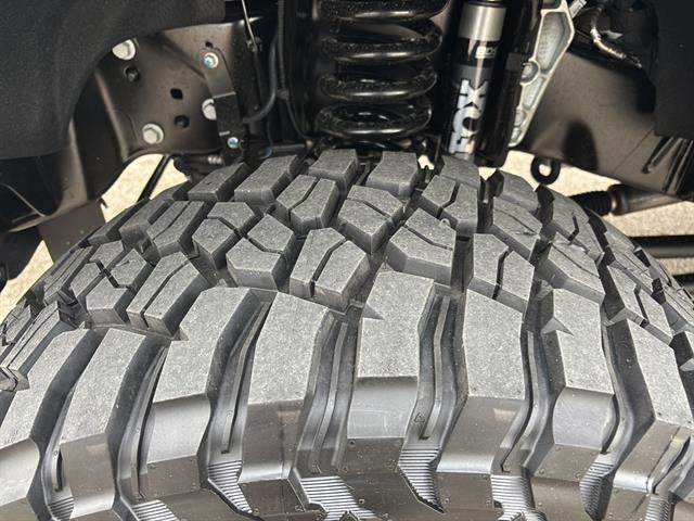 New 2026 Ford F250 Lariat w/ Black Appearance Package image 10