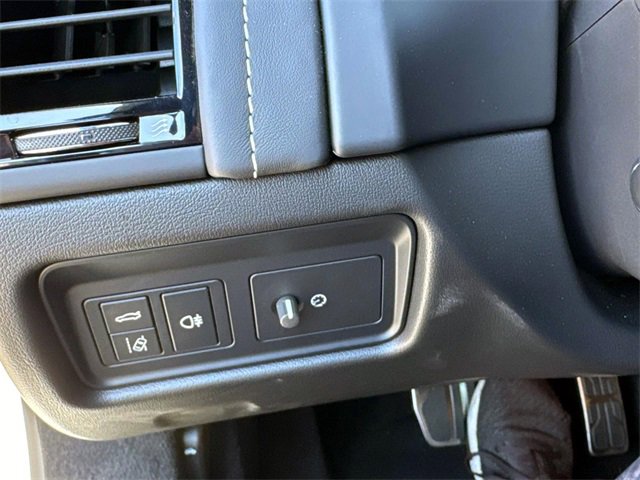 New 2024 Jaguar F-TYPE Coupe AWD image 25