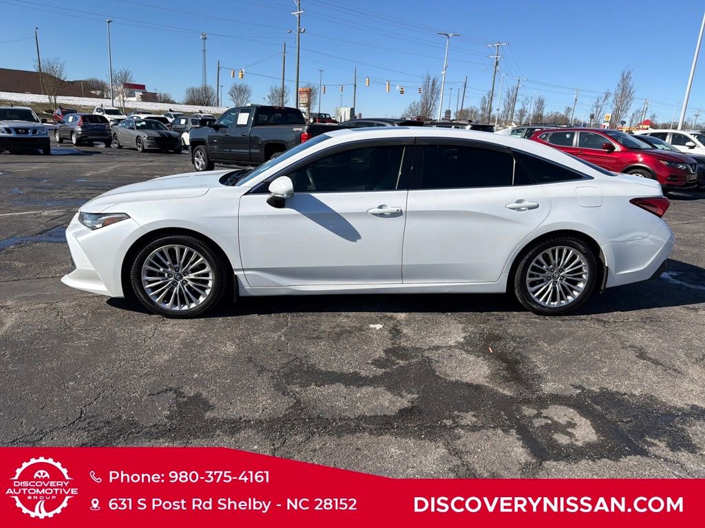 Used 2020 Toyota Avalon Limited image 4