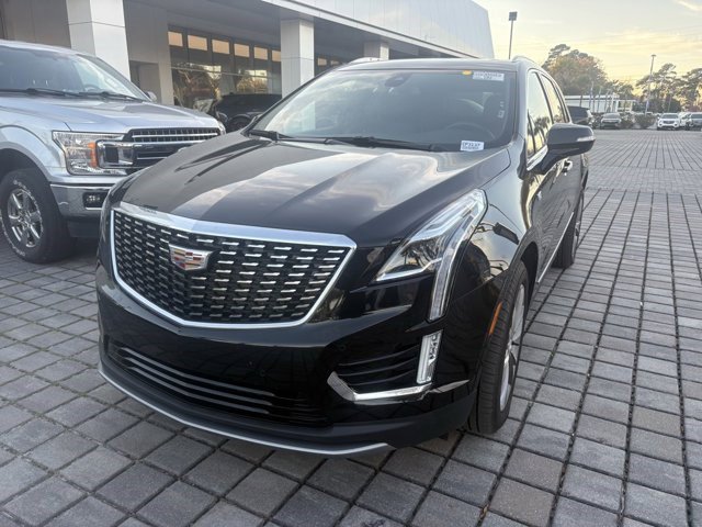 Certified 2025 Cadillac XT5 Premium Luxury image 2