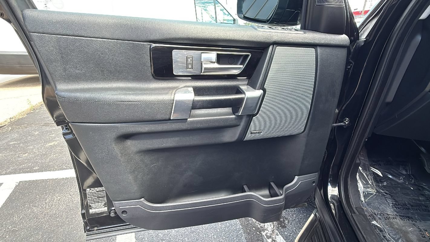 Used 2016 Land Rover LR4 HSE AWD/4WD image 9