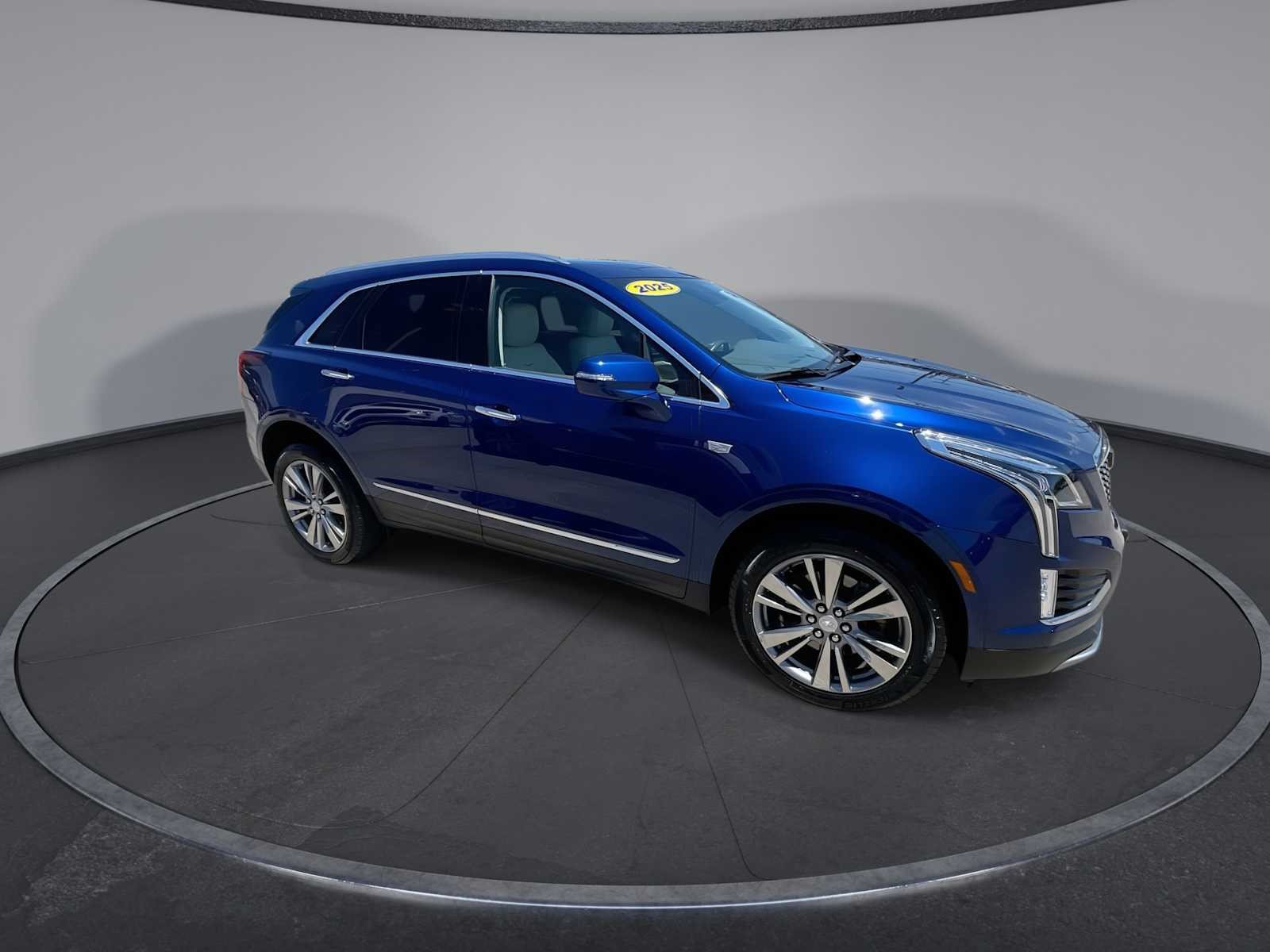 Certified 2025 Cadillac XT5 Premium Luxury AWD/4WD image 2