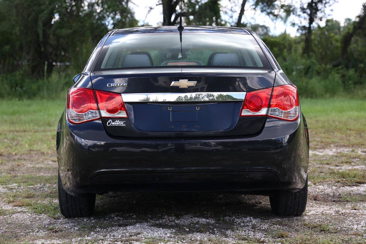 Used 2011 Chevrolet Cruze LS w/ Connectivity Package FWD image 7