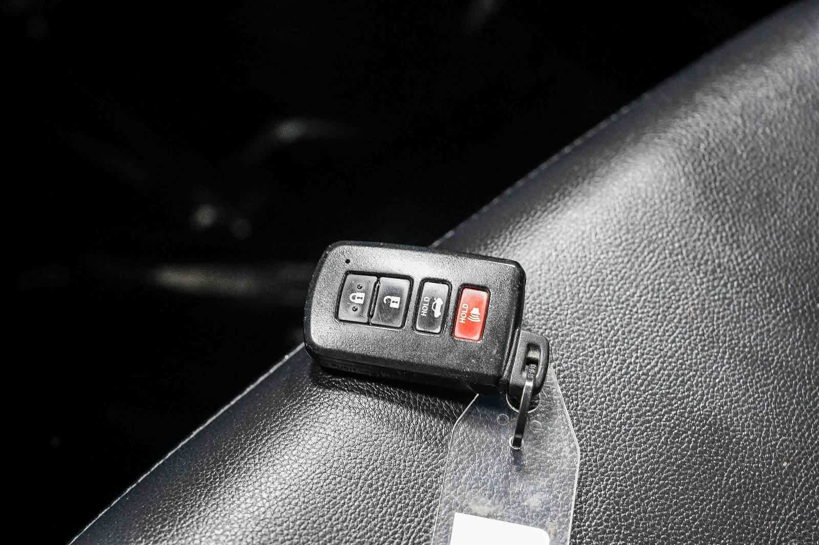 Certified 2017 Toyota Corolla XSE FWD image 30