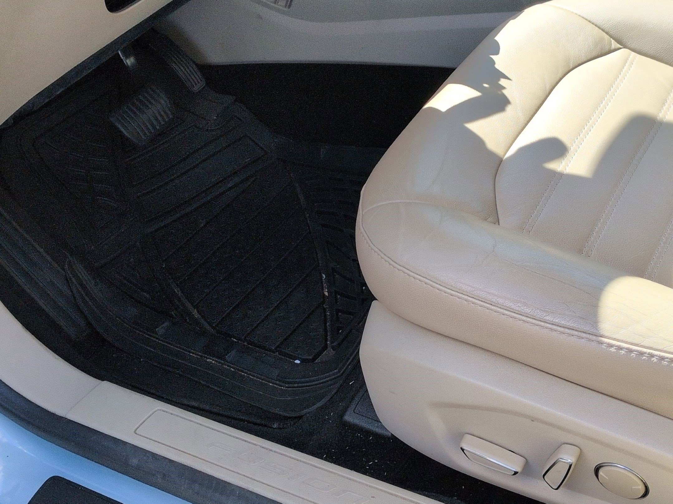 Used 2013 Ford Fusion SE image 17