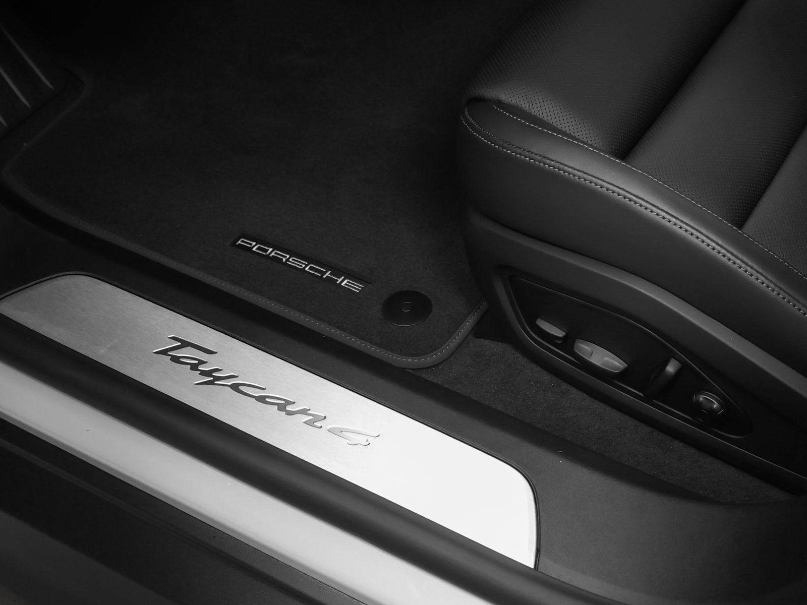 New 2026 Porsche Taycan AWD/4WD image 29