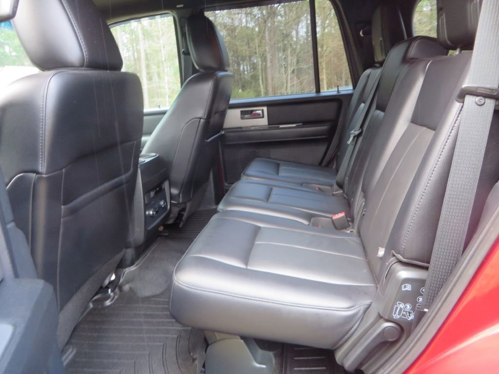 Used 2015 Ford Expedition XLT w/ Equipment Group 201A RWD image 25