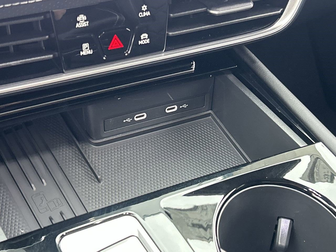 New 2026 Volkswagen Atlas SE image 25