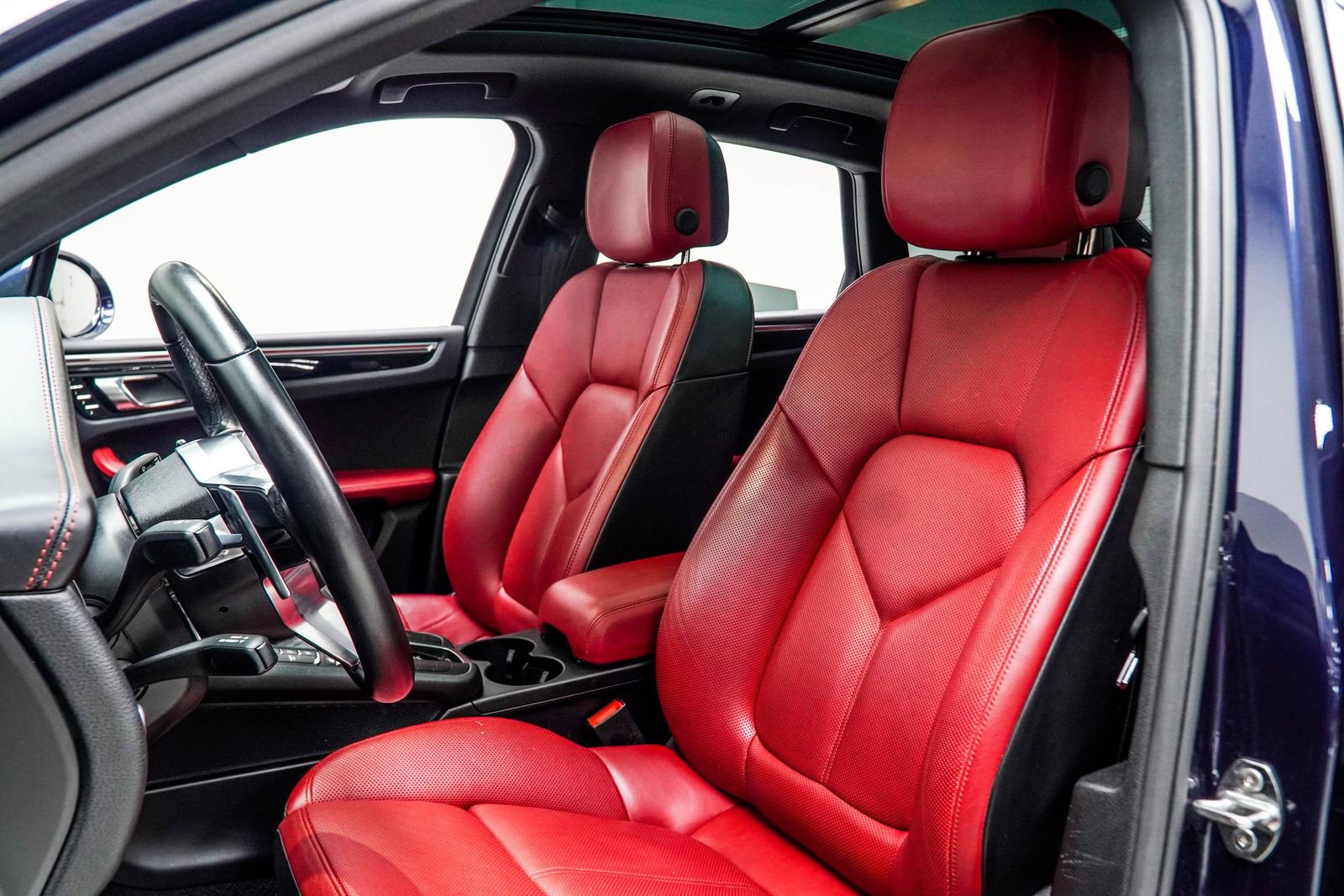 Used 2018 Porsche Macan S image 43