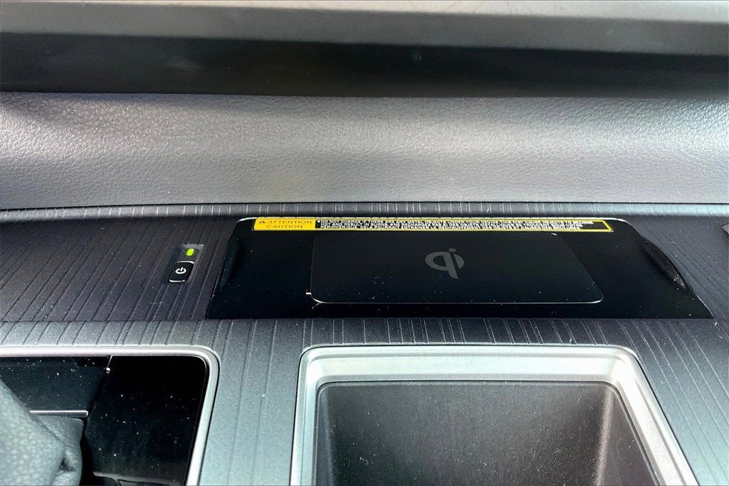 Used 2024 Toyota Sienna XSE image 23