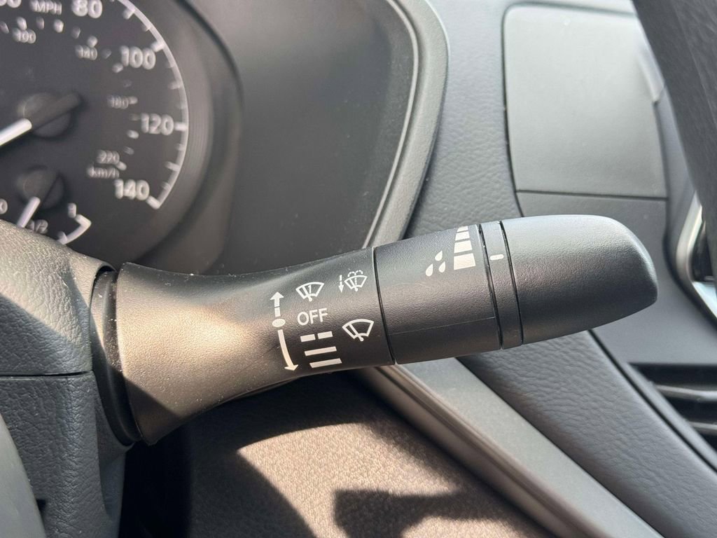 Used 2025 Nissan Altima 2.5 S FWD image 22