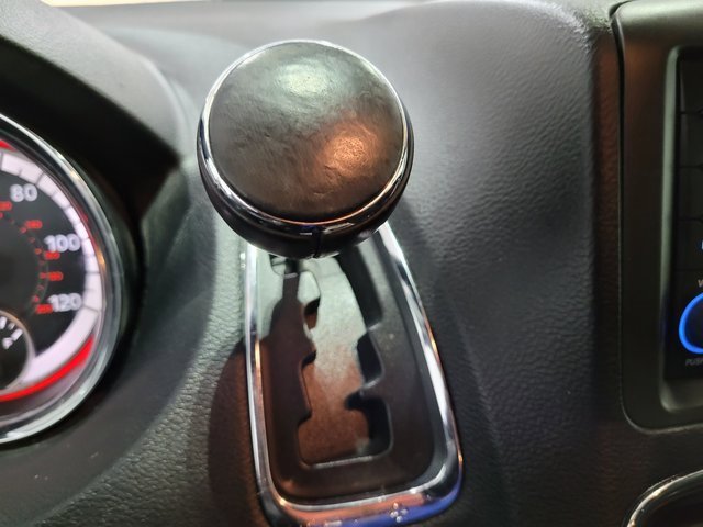 Used 2018 Dodge Grand Caravan SXT image 35