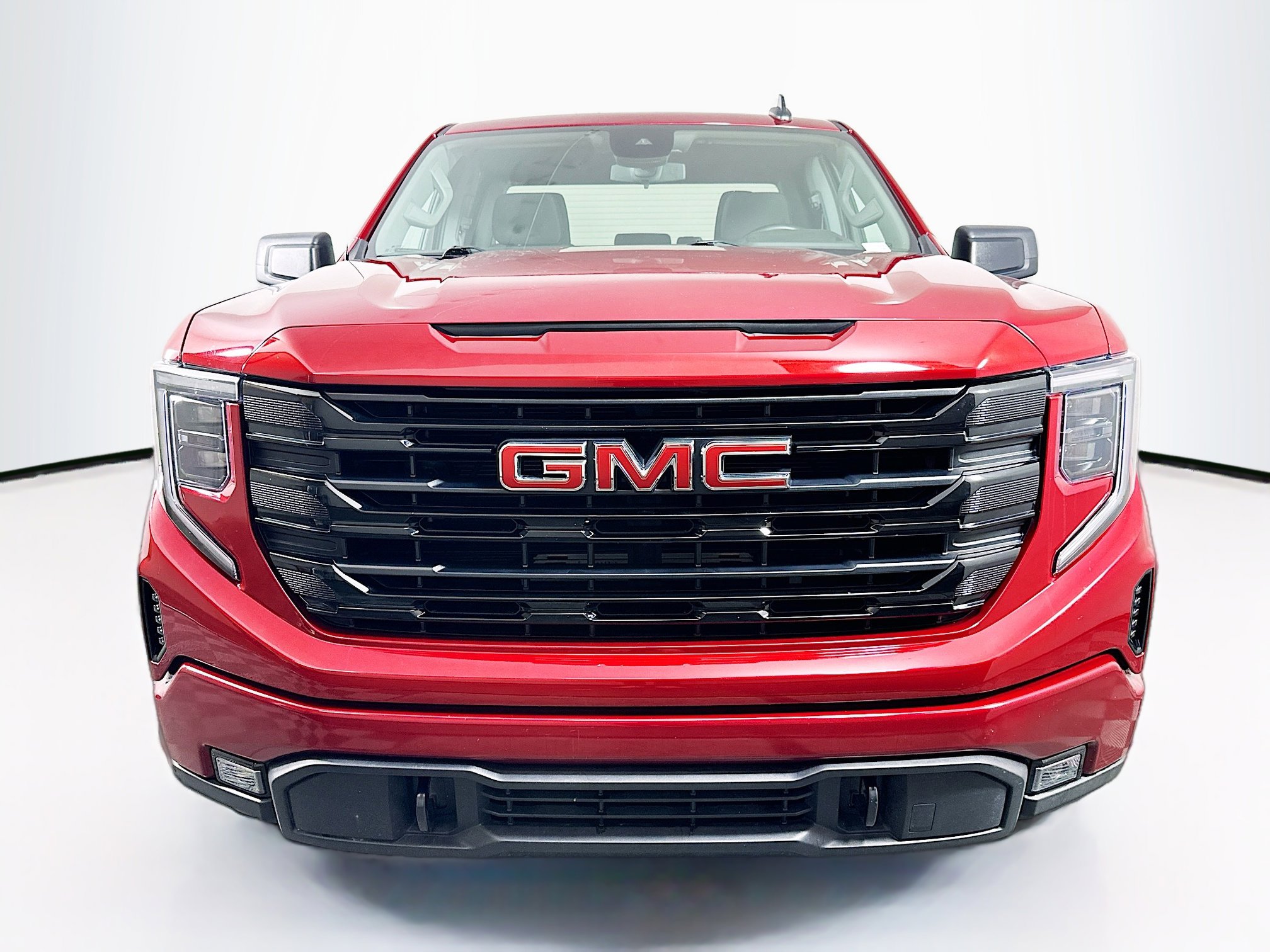 Used 2023 GMC Sierra 1500 Elevation image 2