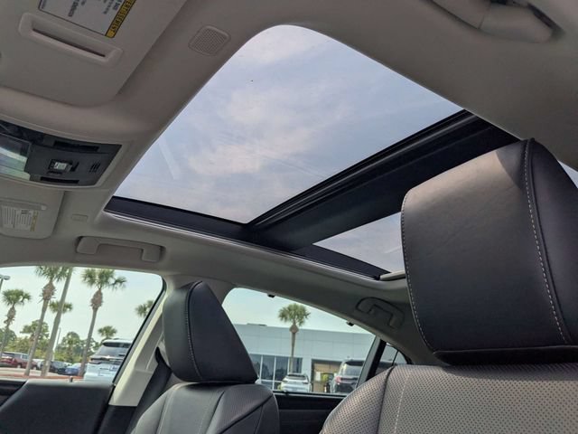 Used 2022 Lexus ES 350 Ultra Luxury w/ Accessory Package 2 FWD image 20