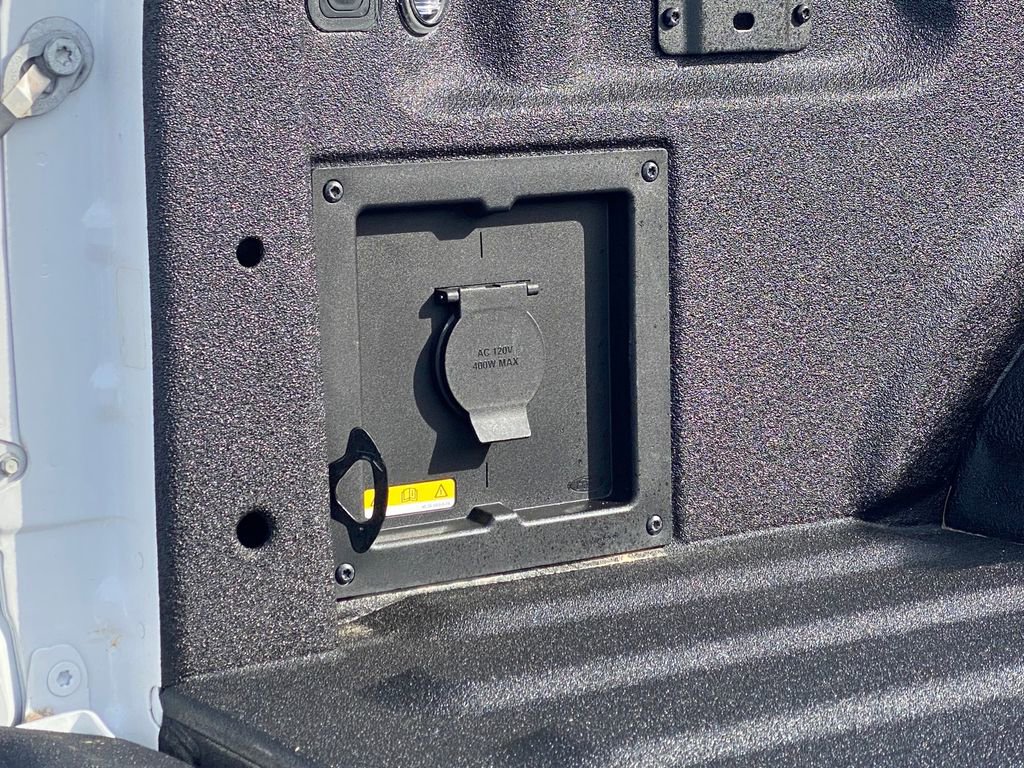 Used 2023 Ford F150 Lariat w/ Equipment Group 502A High image 6