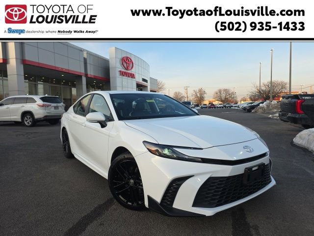 Certified 2025 Toyota Camry SE image 1
