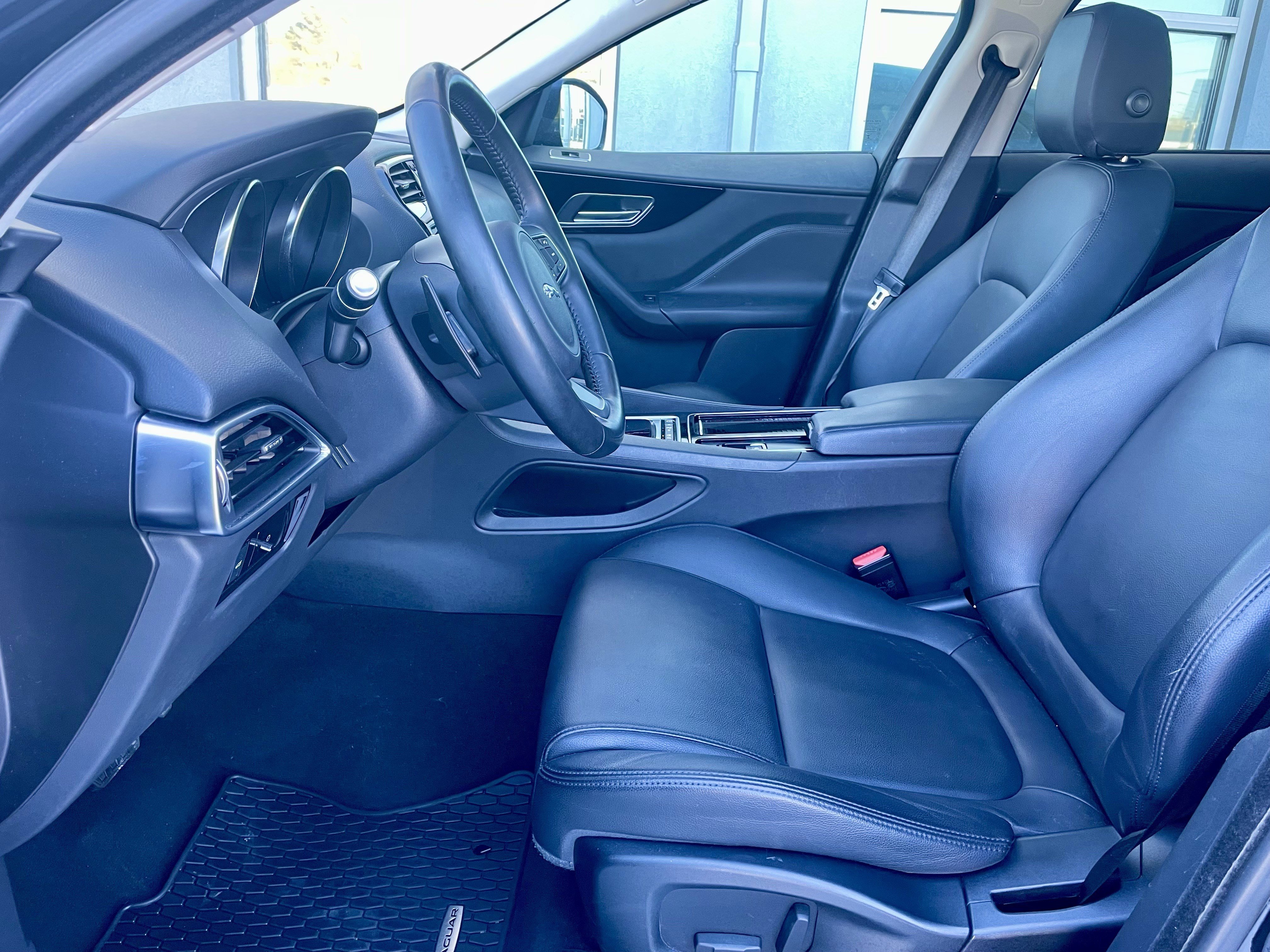 Used 2018 Jaguar F-PACE Premium image 14