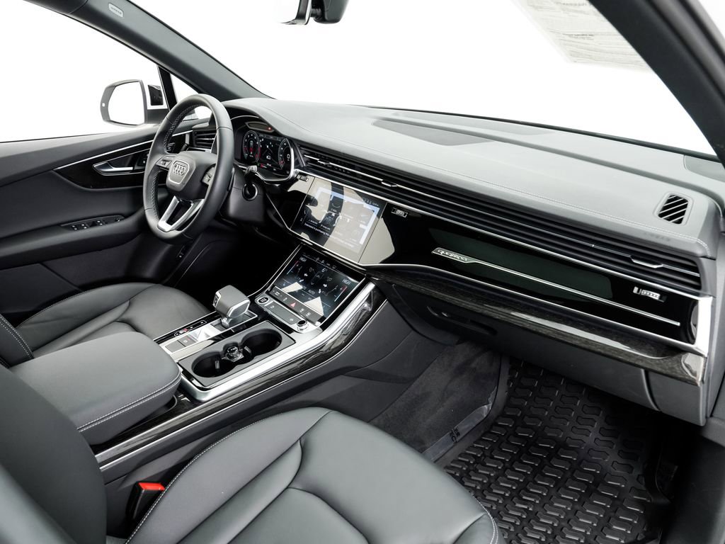 Certified 2025 Audi Q7 3.0T Premium w/ Convenience Package image 20