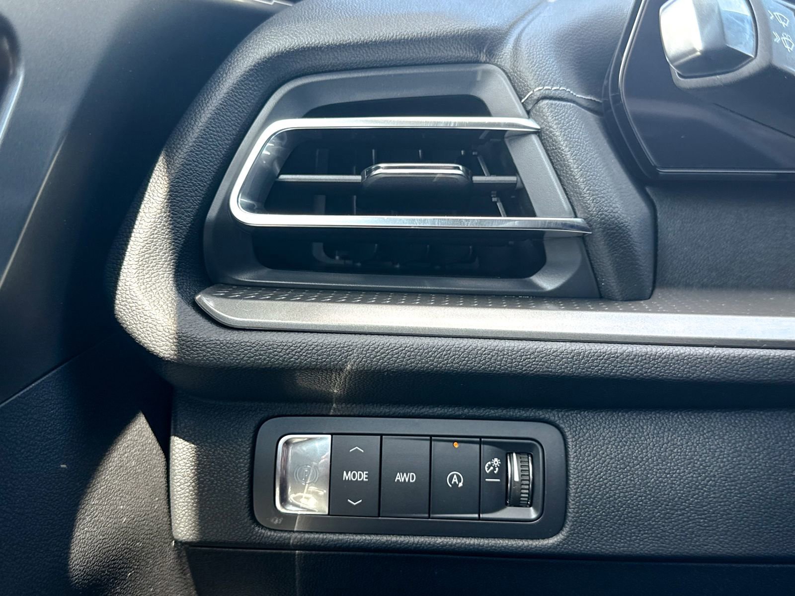 New 2026 Chevrolet Traverse LT w/ Sun and Wheel Package AWD/4WD image 40