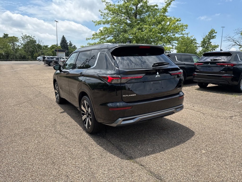 New 2025 Mitsubishi Outlander SEL image 7