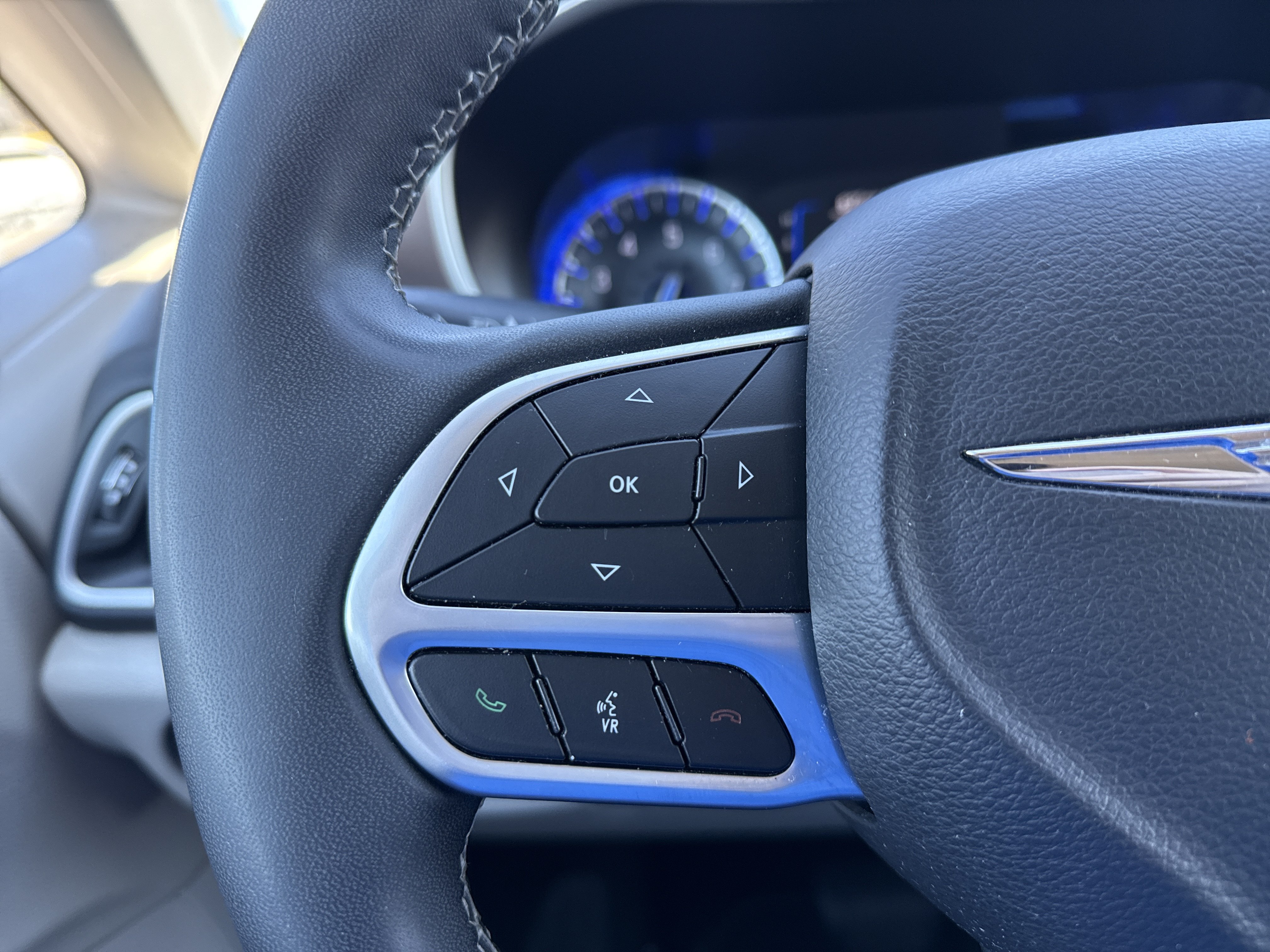 Used 2023 Chrysler Voyager LX FWD image 20