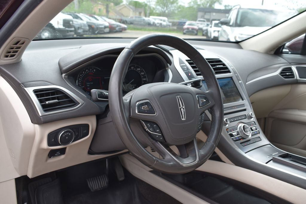 Used 2018 Lincoln MKZ Select w/ Select Plus Package FWD image 10