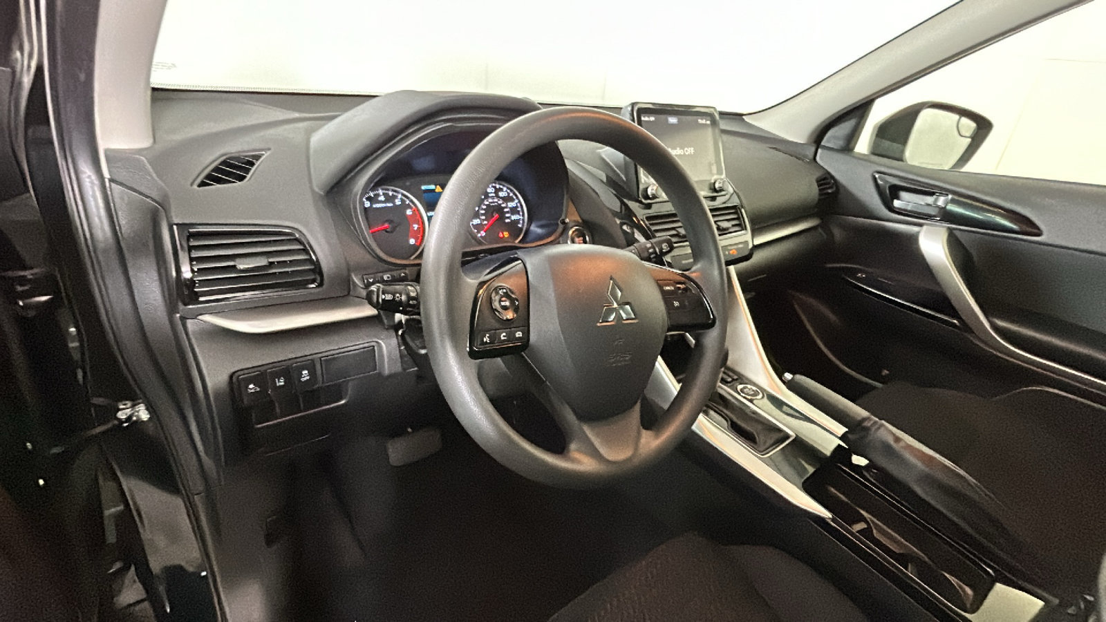 Used 2025 Mitsubishi Eclipse Cross LE AWD/4WD image 14