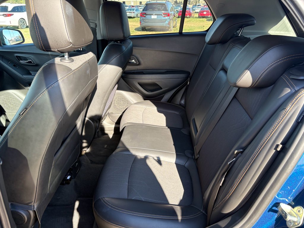 Used 2020 Chevrolet Trax LT w/ LT Convenience Package image 23