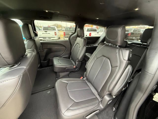New 2026 Chrysler Pacifica Select w/ S Appearance Package AWD/4WD image 15