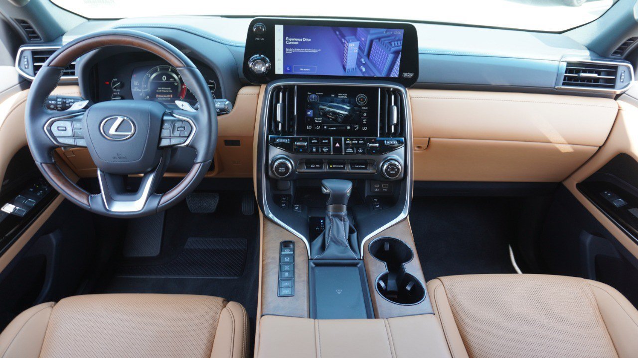 Certified 2024 Lexus LX 600 4WD w/ Luxury Package image 28