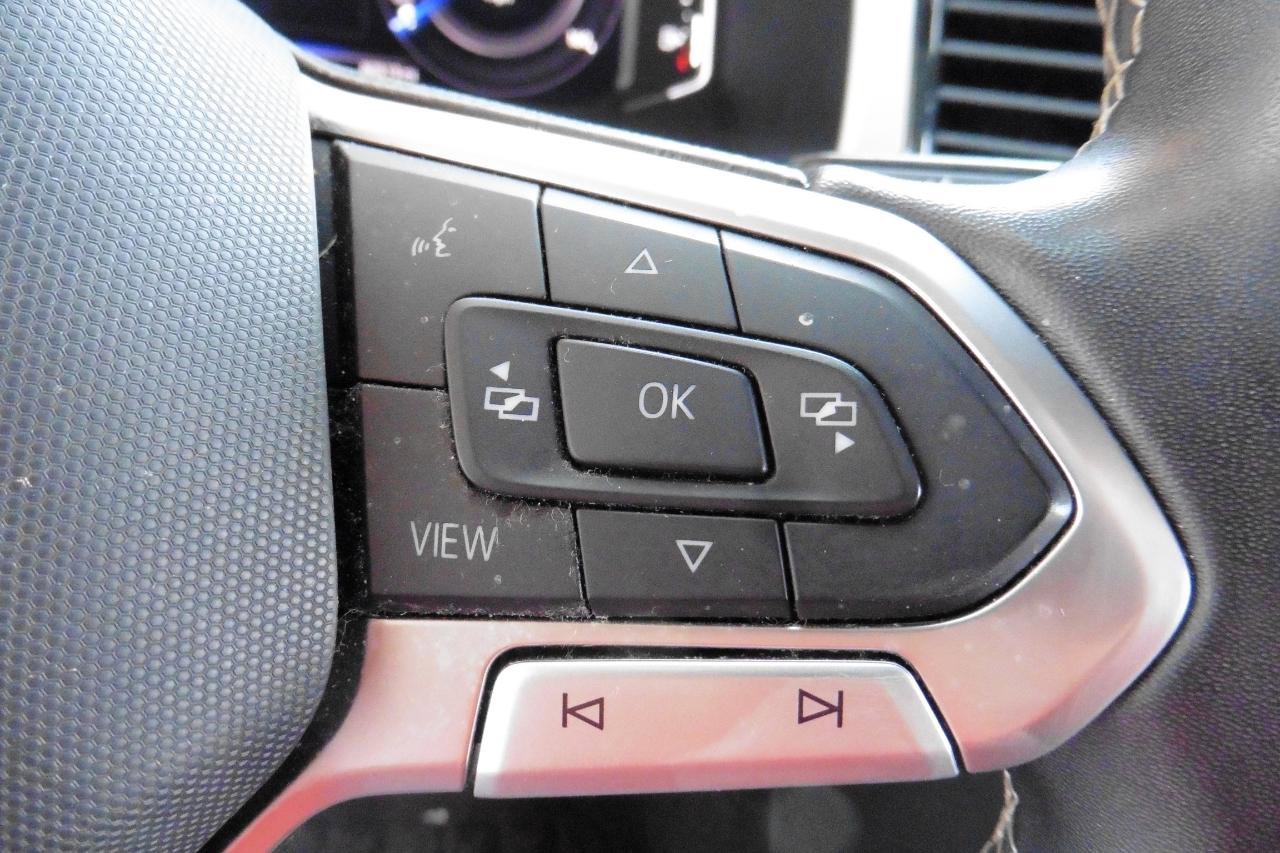 Used 2022 Volkswagen Atlas Cross Sport SE image 8