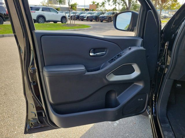 Certified 2024 Nissan Frontier SL w/ Technology Package image 19
