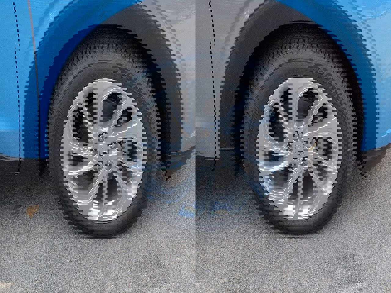 New 2027 Chevrolet Bolt LT image 27