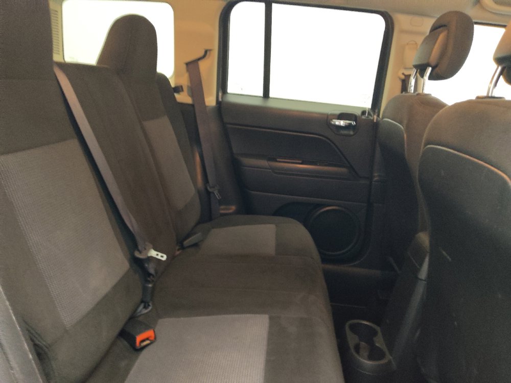Used 2016 Jeep Patriot Sport w/ Power Value Group FWD image 19