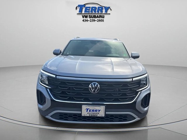 Used 2024 Volkswagen Atlas Cross Sport SE image 3