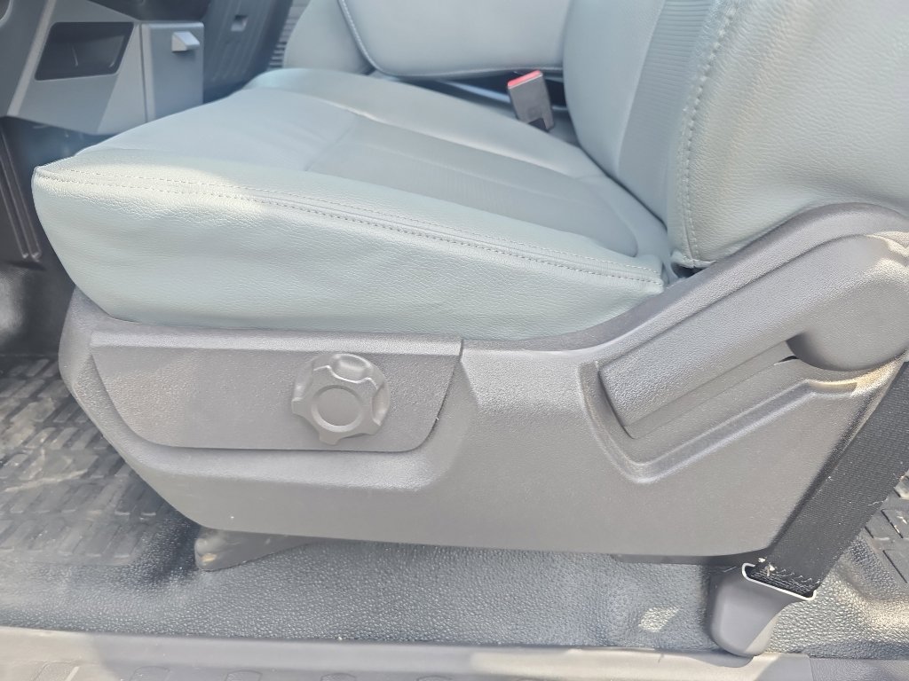 Used 2015 Ford F250 XL w/ Power Equipment Group image 13