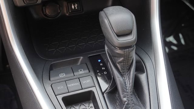 Used 2019 Toyota RAV4 LE image 26