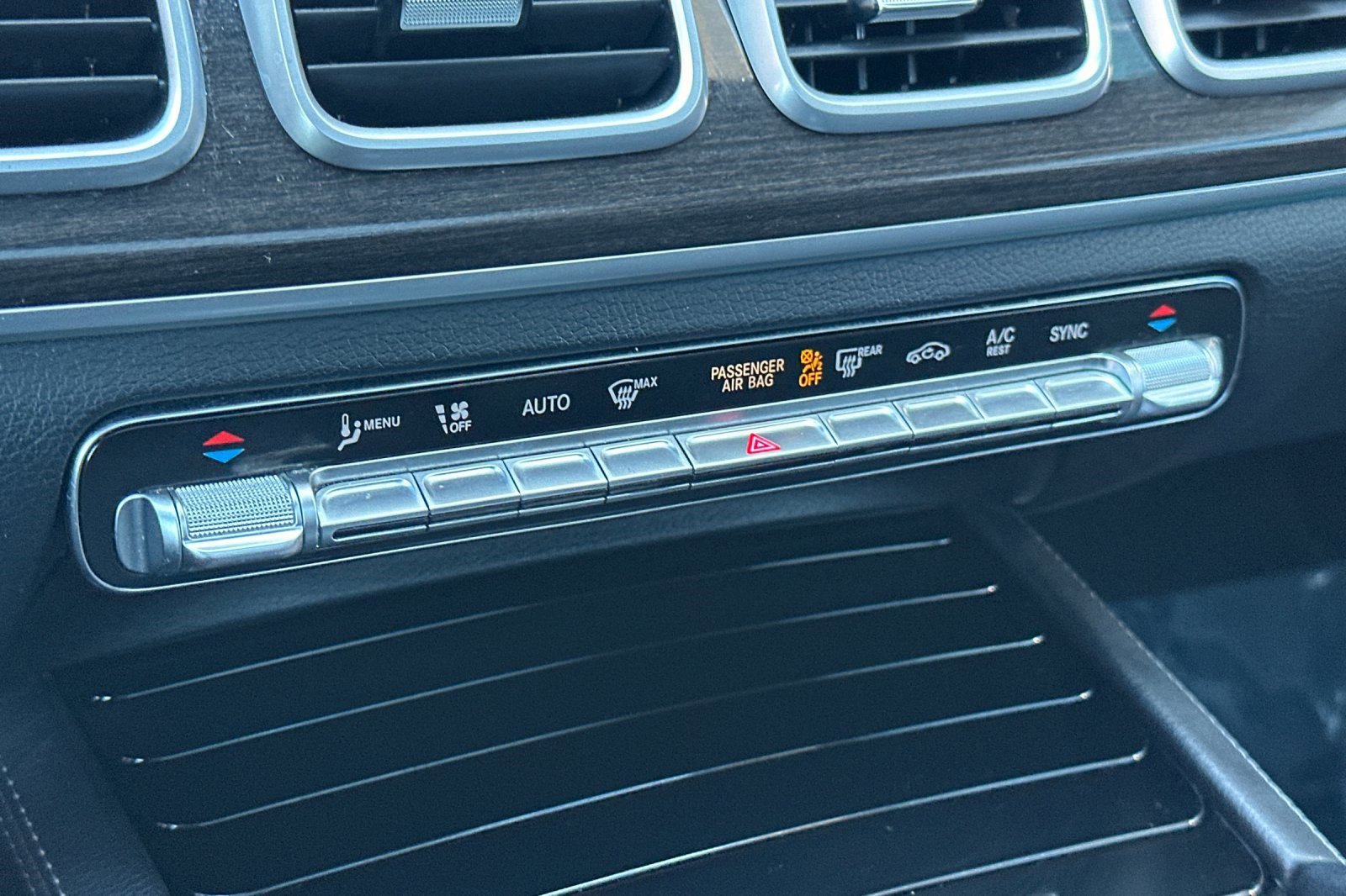 Used 2020 Mercedes-Benz GLS 450 4MATIC image 22