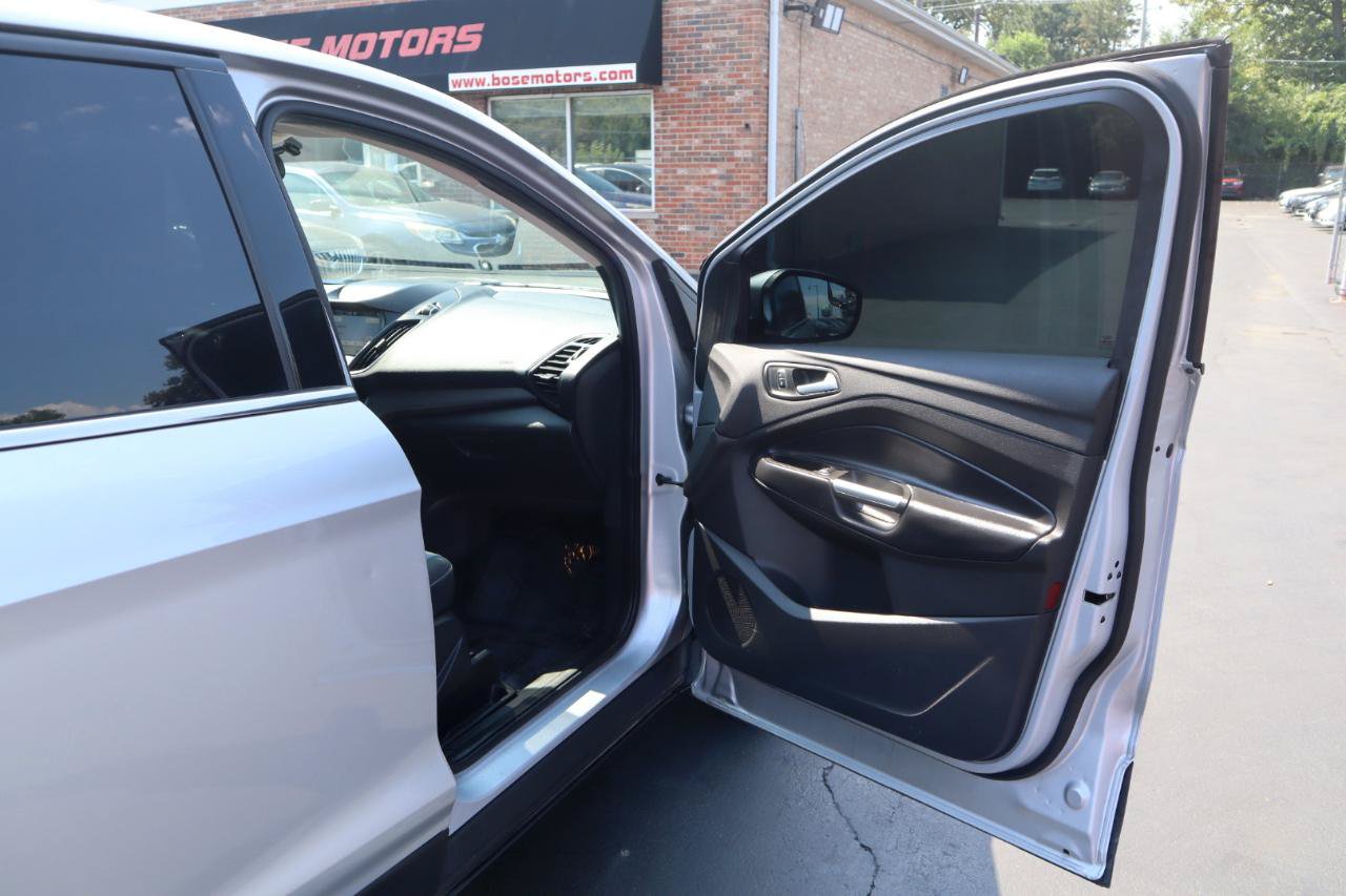 Used 2019 Ford Escape SE FWD image 10