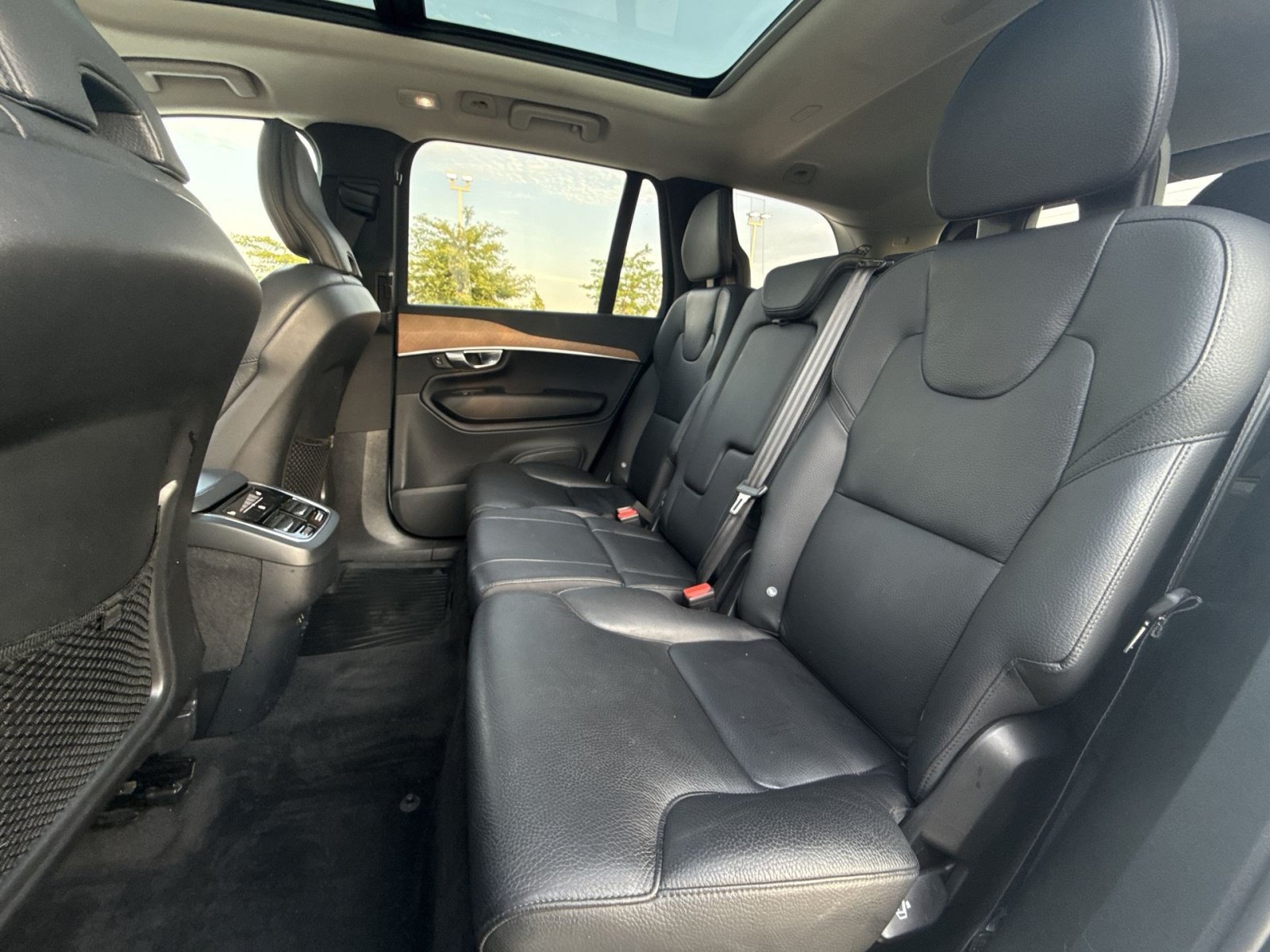 Certified 2023 Volvo XC90 B6 Plus w/ Protection Package Premier AWD/4WD image 32