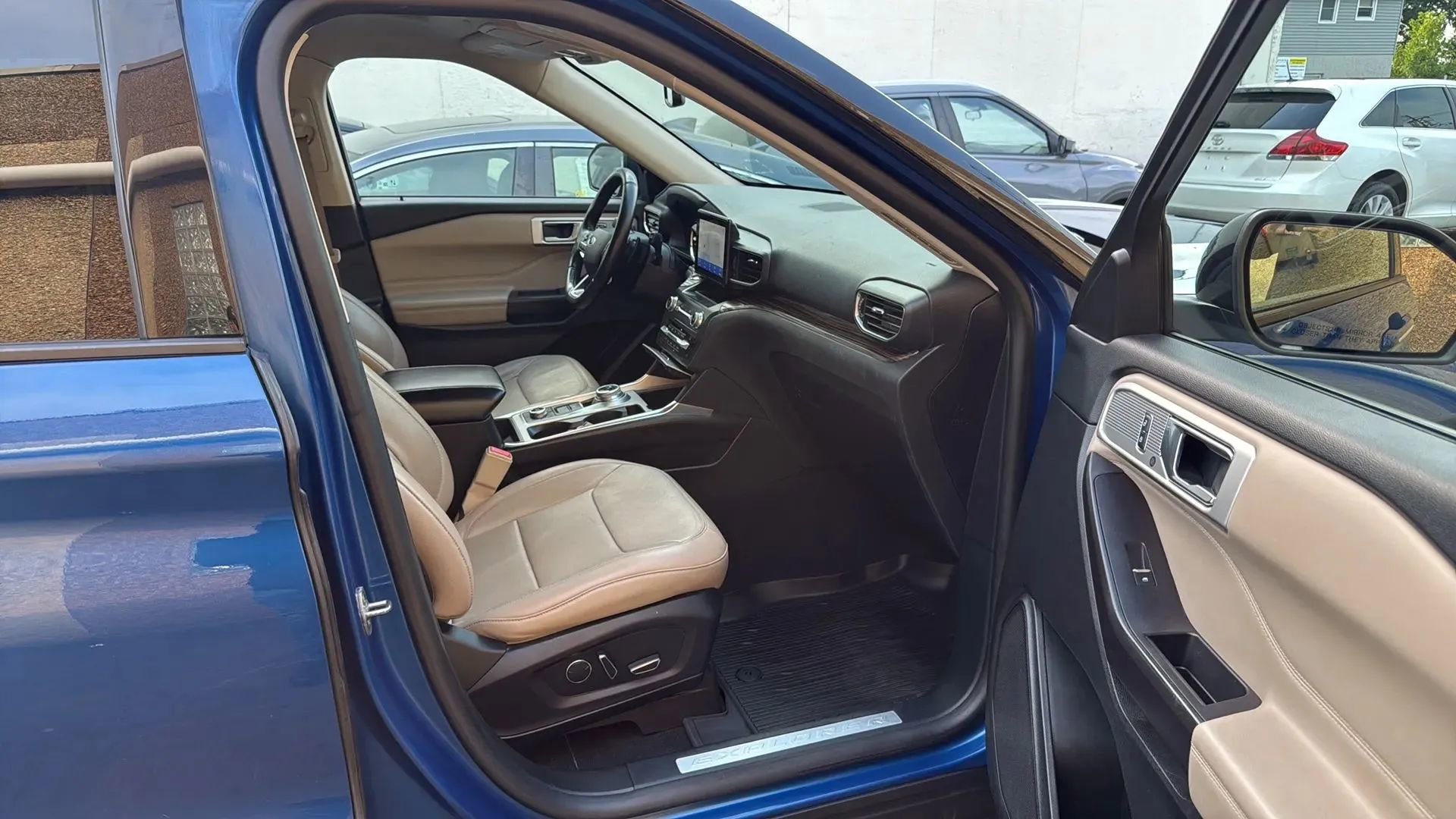 Used 2020 Ford Explorer Limited image 26